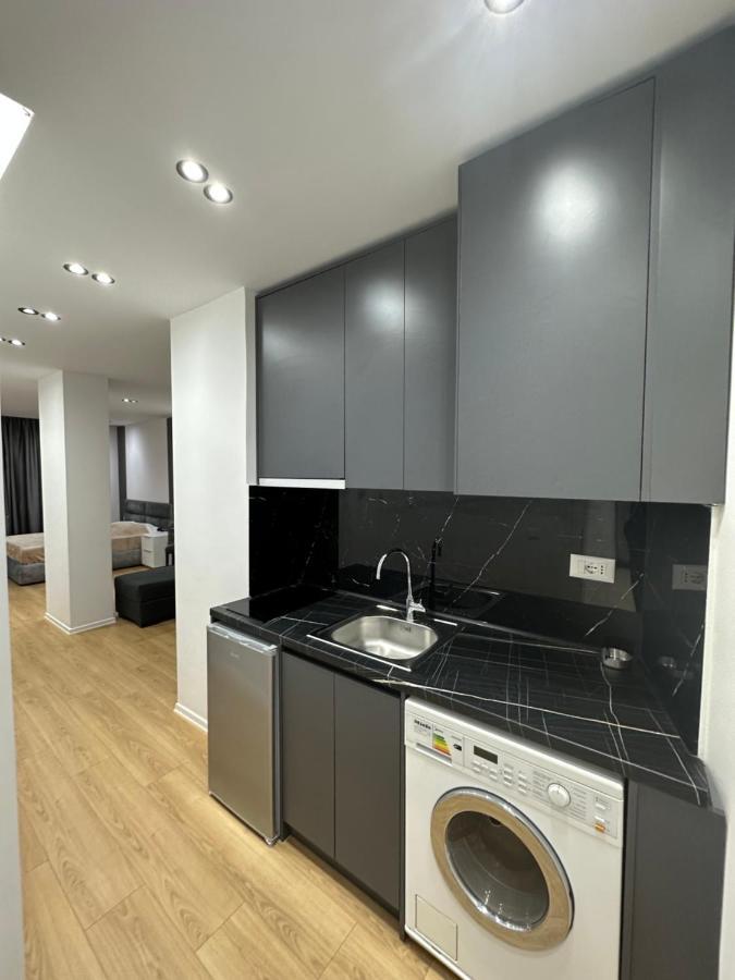 Cozystayapartments By Flow Tirana Bagian luar foto