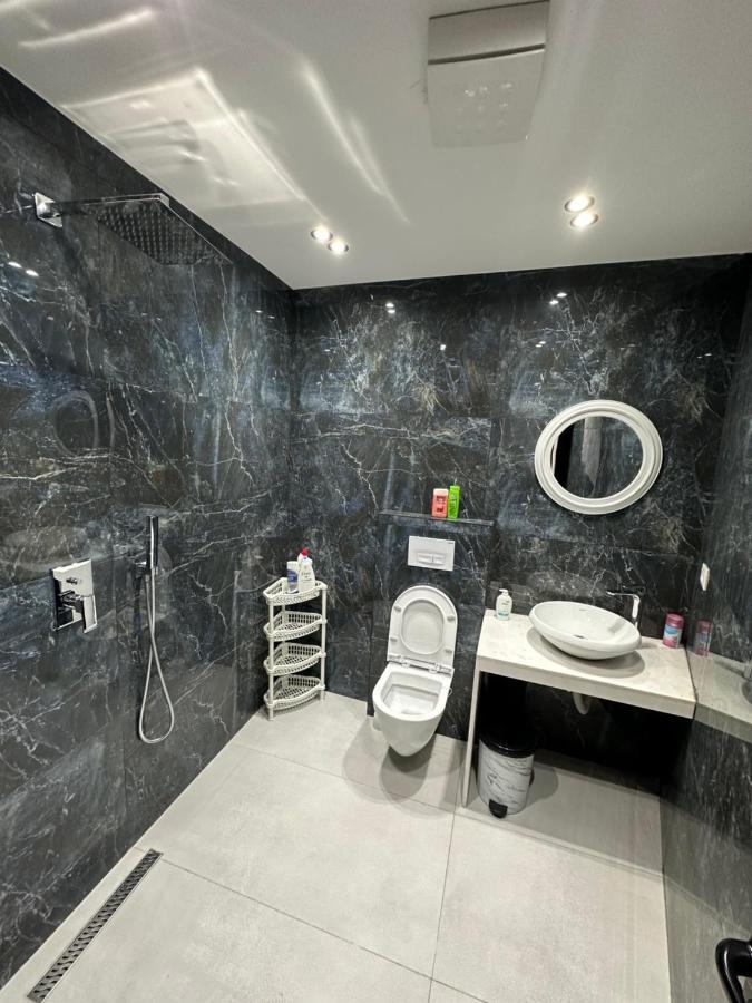 Cozystayapartments By Flow Tirana Bagian luar foto