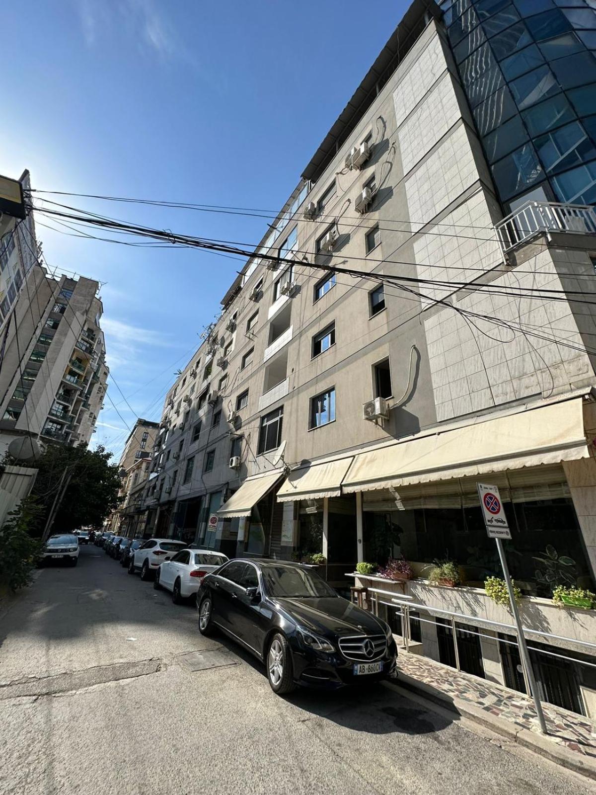 Cozystayapartments By Flow Tirana Bagian luar foto